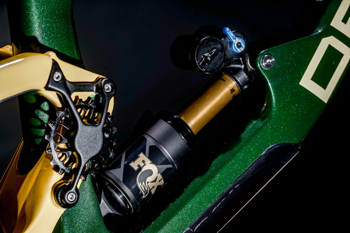 Deviate Cycles Claymore Medium Non-UDH Frame Only - Green Sand