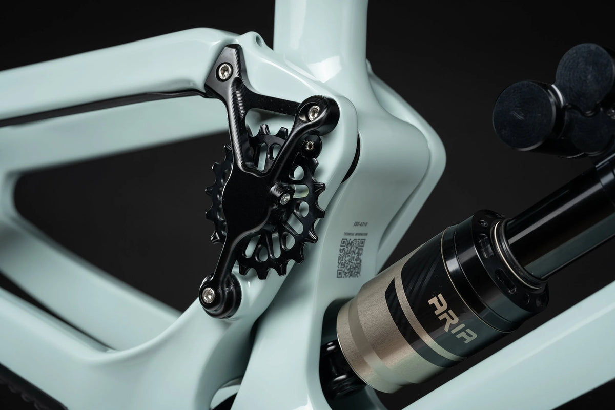 Highlander II high-pivot idler